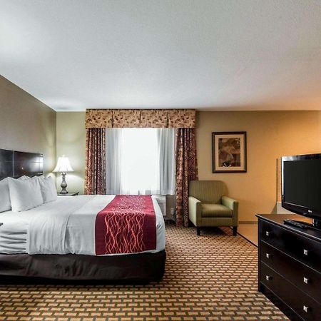 Comfort Inn & Suites Kansas City Downtown Екстериор снимка