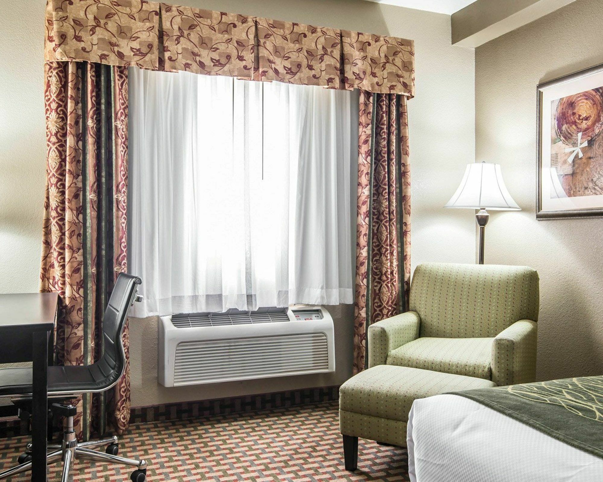 Comfort Inn & Suites Kansas City Downtown Екстериор снимка
