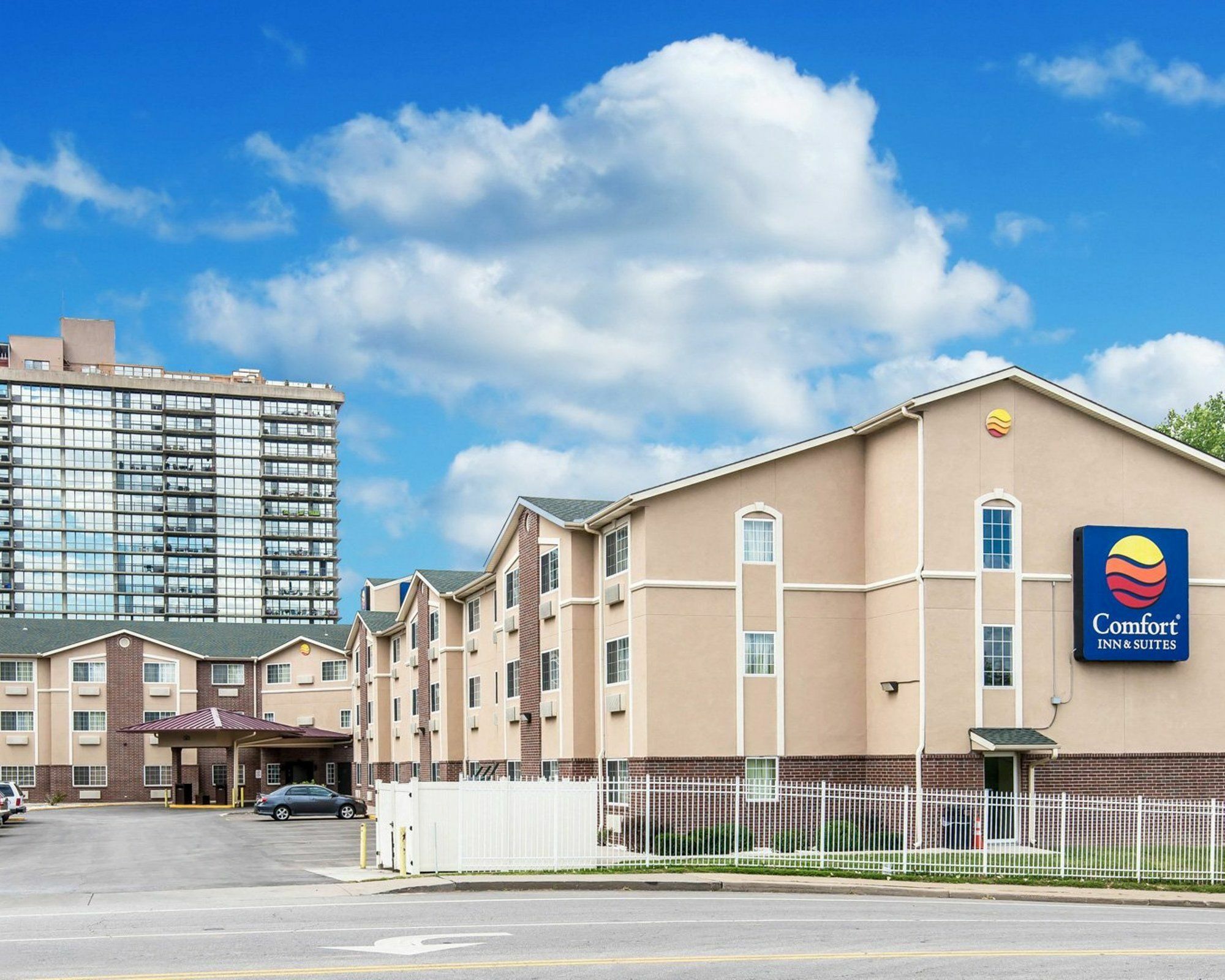 Comfort Inn & Suites Kansas City Downtown Екстериор снимка
